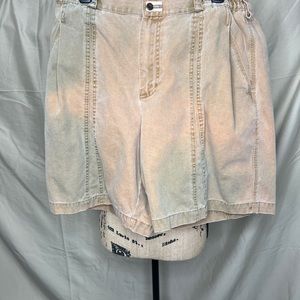 The Territory Ahead men’s shorts, size Large.